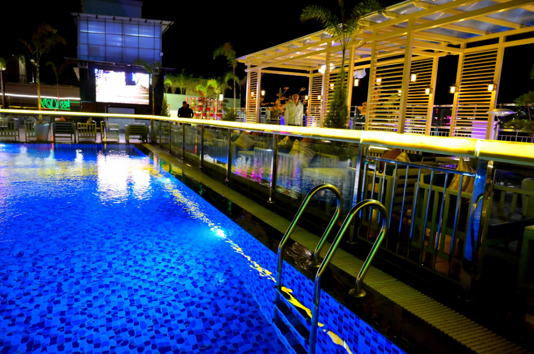 Club-and-Bar-Noidas.com