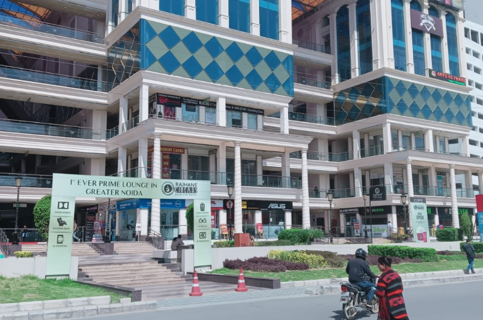 Galaxy-Diamond-Plaza-Front